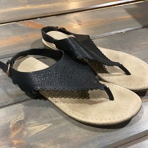 Lauren Conrad flat sandals